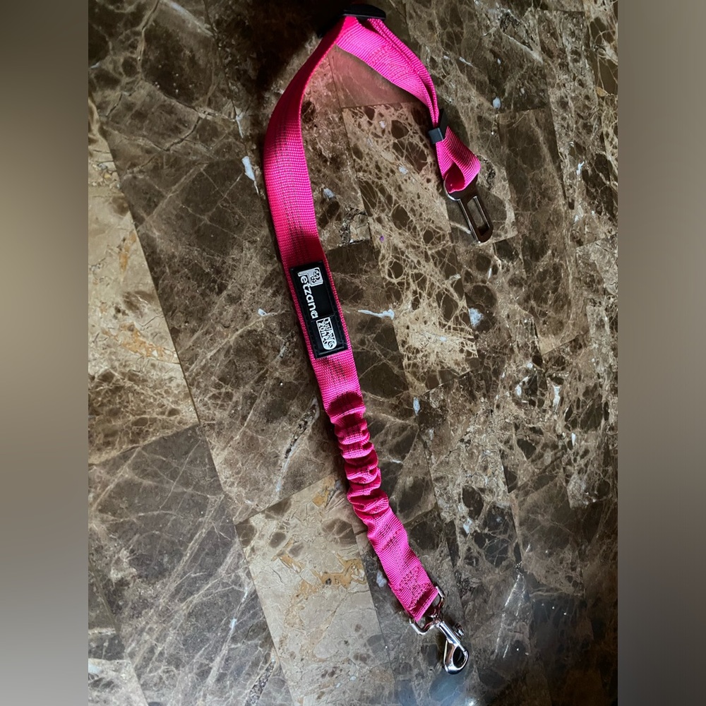 NWOT Petzana dog leash extender.